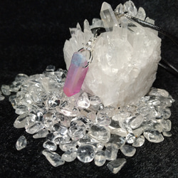 天然水晶ナチュラルポイント　 ブルー・ピンク染色フロストタイプ　ネックレス 1枚目の画像