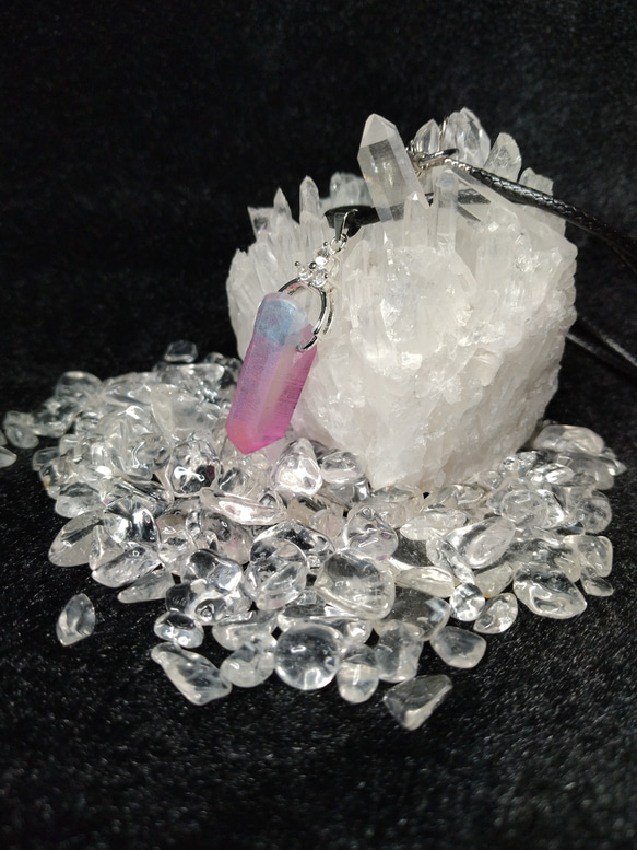 天然水晶ナチュラルポイント　 ブルー・ピンク染色フロストタイプ　ネックレス 1枚目の画像