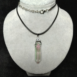 天然水晶ナチュラルポイント　グリーン・ピンク染色フロストタイプ　ネックレス 3枚目の画像