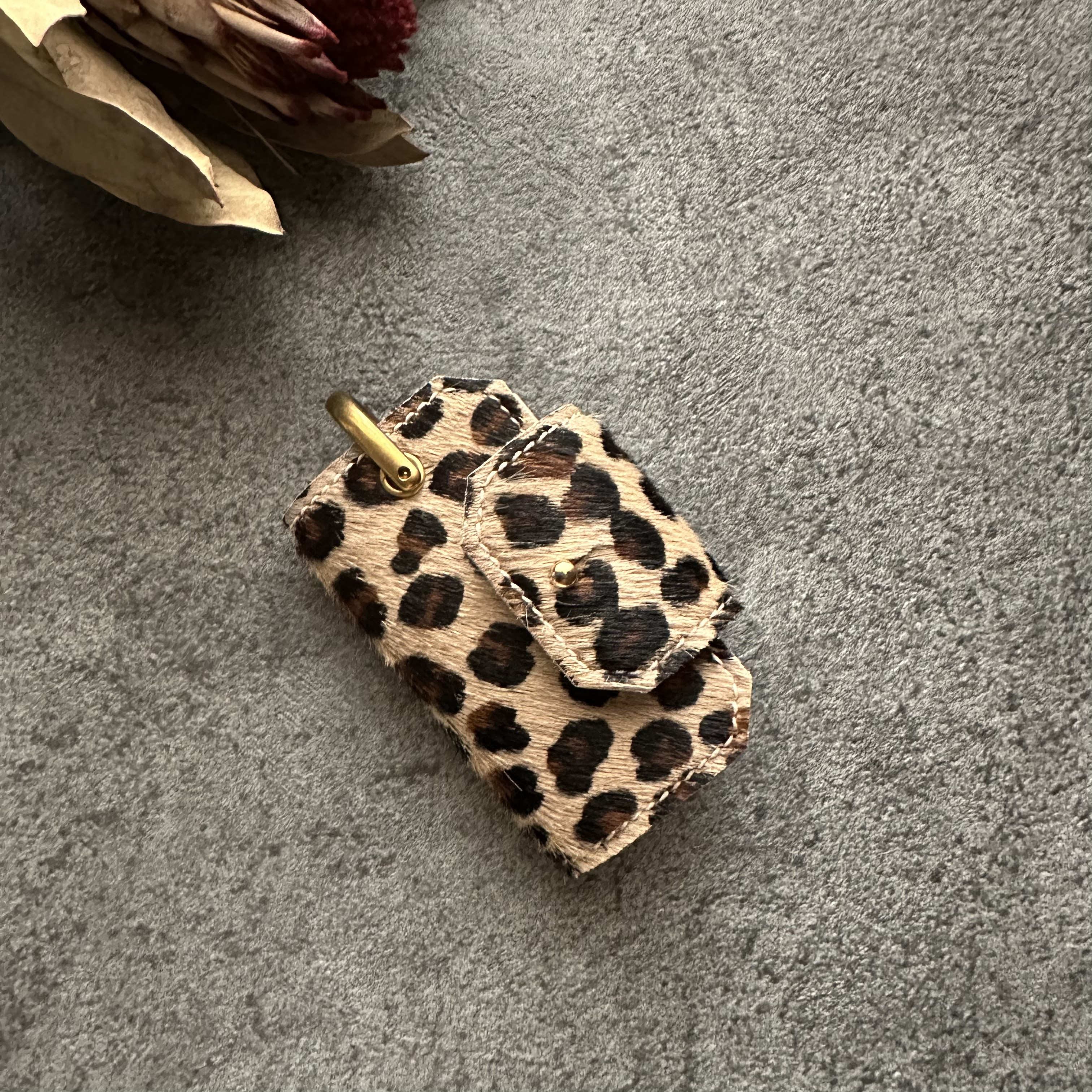 牛毛皮ハラコキーケース(medium) レオパード柄 / 〖受注制作〗