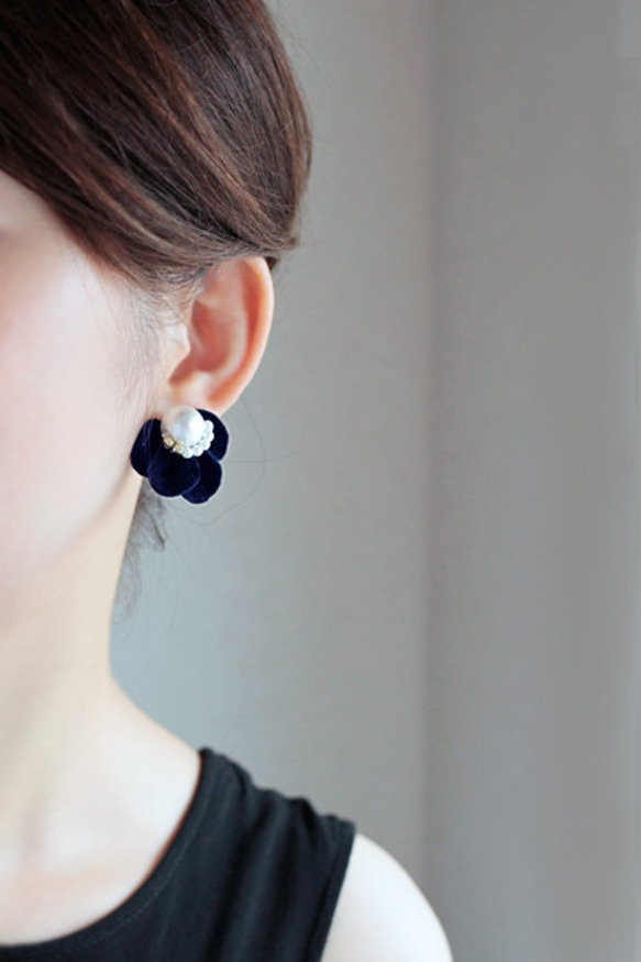 フラワーイヤリング fiore ［ネイビー］フォーマル オケージョン セレモニー 3枚目の画像