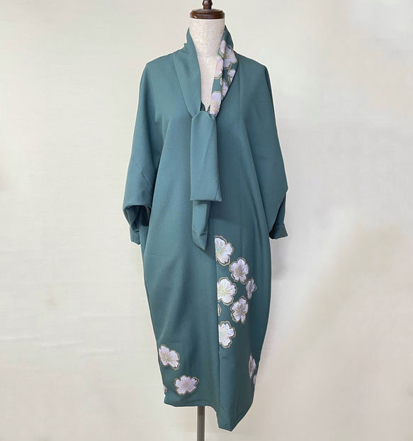 upcycled vintage kimono dress 留袖ワンピース　＜深緑　リボンタイ＞ 着物リメイク 1枚目の画像