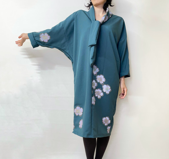 upcycled vintage kimono dress 留袖ワンピース　＜深緑　リボンタイ＞ 着物リメイク 7枚目の画像