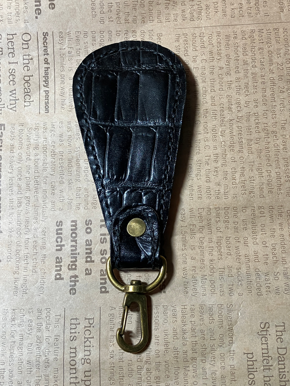 #4 クロコダイル型押し牛革製スタイリッシュシューホーン(靴べら:レザー)  金具付き 黒 4枚目の画像