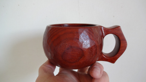 赤レンガ色の一木彫りコーヒーカップ 17枚目の画像