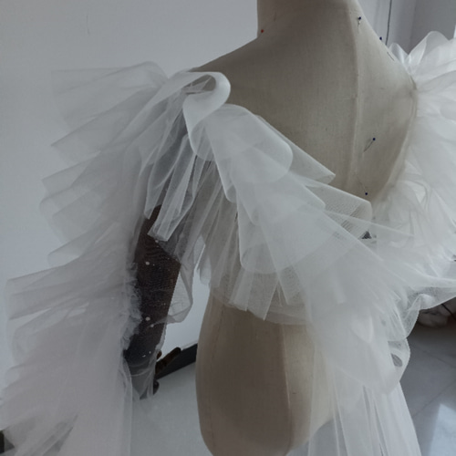 人気上昇！オフホワイト トップス ソフトチュール ポンチョ  