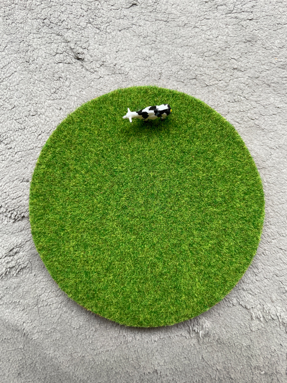 ふさふさ芝生コースター（牛がいます） 3枚目の画像