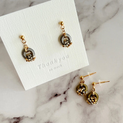 【色糸の粒々リトルリングピアスorイヤリング＊グレー】サージカルステンレスピアス/ガラスビーズ 3枚目の画像