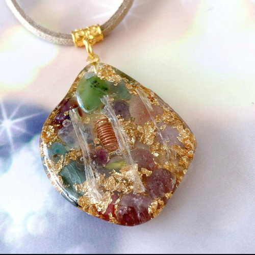 白蛇抜殻入り 御守りオルゴナイト ネックレス 蛇様 ネックレス