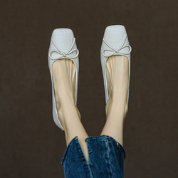 履けば履くほど足に馴染み、風合いを増す本革を使用。 桜 レディース パンプス おしゃれ 仕事 通勤 本革 バレエシューズ 10枚目の画像