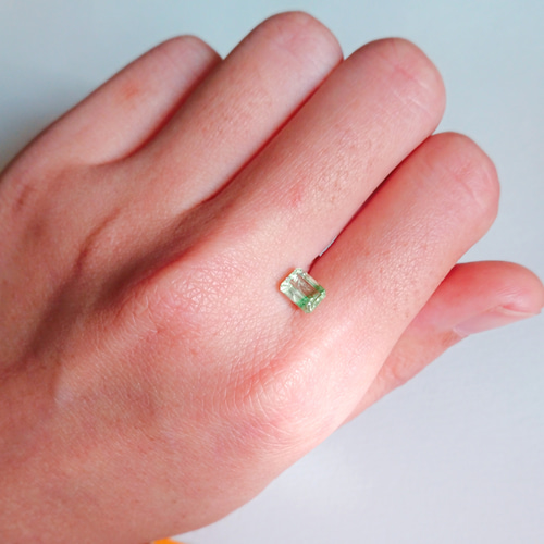 希少 ニライカナイ×バイカラーミントグリーンガーネット K18 リング