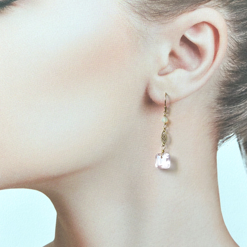 14kgfローズクォーツとエチオピア産オパールのピアス／イヤリング