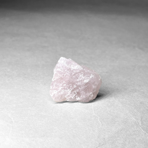 rose quartz / ローズクォーツ原石 G ( 3個セット・レインボーあり