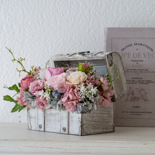 トレジャーボックスのプリザーブドフラワーアレンジ（再販