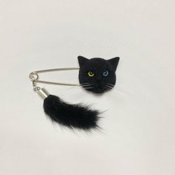 羊毛フェルト 猫ストールピン 黒猫 オッドアイ 1枚目の画像