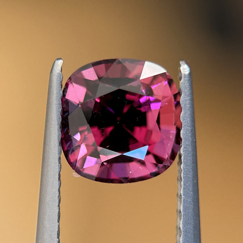 スリランカ産非加熱天然ロードライトガーネットルース 指輪・リング