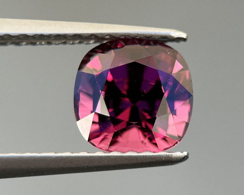 スリランカ産非加熱天然グロッシュライトガーネットルース スリランカ産非加熱天然ロードライトガーネットルース 指輪・リング