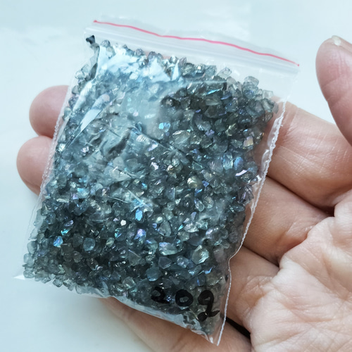 たっぷり20g！ガラスカレット・オーロラ加工【錆鼠（さびねず