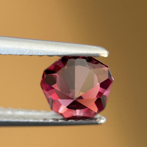 スリランカ産非加熱天然ロードライトガーネットルース 指輪・リング