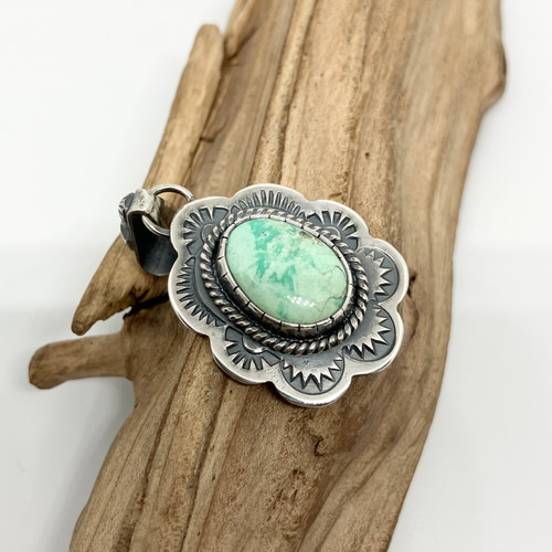 ◼️◼️◼️サンシャインリーブス ロイストン・ターコイズ ペンダント