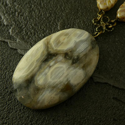 天然石とチェコビーズネックレス「オーシャン・ジャスパー」　天然石　チェコビーズ　海の石　ペンダントネックレス　一点もの　 3枚目の画像
