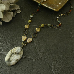 天然石とチェコビーズネックレス「オーシャン・ジャスパー」　天然石　チェコビーズ　海の石　ペンダントネックレス　一点もの　 1枚目の画像