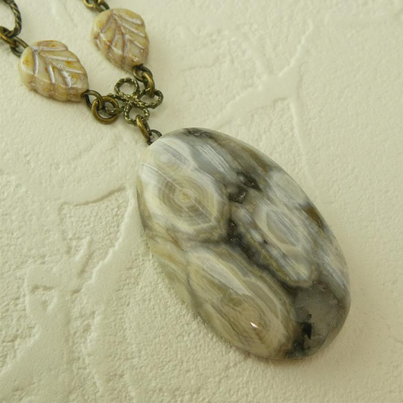 天然石とチェコビーズネックレス「オーシャン・ジャスパー」　天然石　チェコビーズ　海の石　ペンダントネックレス　一点もの　 9枚目の画像