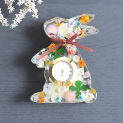 【選べる誕生石・受注製作】「小花を閉じ込めて」ウサギさんと“イースタ”水中花の花時計＊プリザーブド&ドライフラワー 16枚目の画像