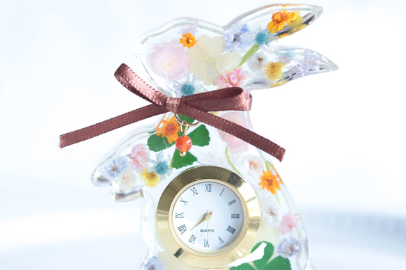 【選べる誕生石・受注製作】「小花を閉じ込めて」ウサギさんと“イースタ”水中花の花時計＊プリザーブド&ドライフラワー 7枚目の画像