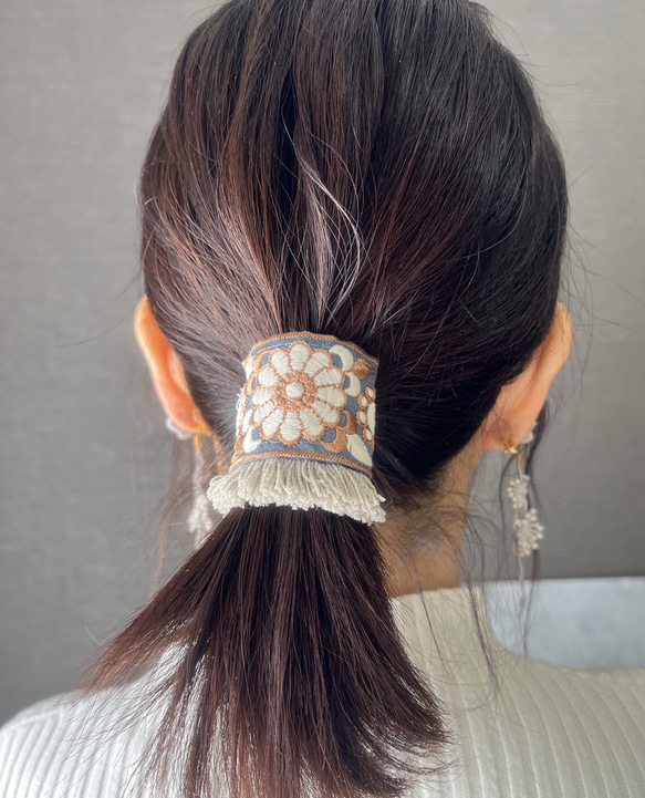 no.31 ハンドメイド　お花の刺繍リボンとフリンジのヘアアクセサリー✩.*˚ ハンドメイド お花の刺繍リボンとフリンジのヘアアクセサリー