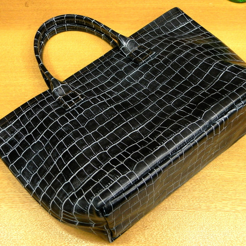 ☆迫力☆黒白×赤裏地☆立体感クロコ柄レザーのミニトートバッグ ☆迫力☆黒白×赤裏地☆立体感クロコ柄レザーのミニトートバッグ