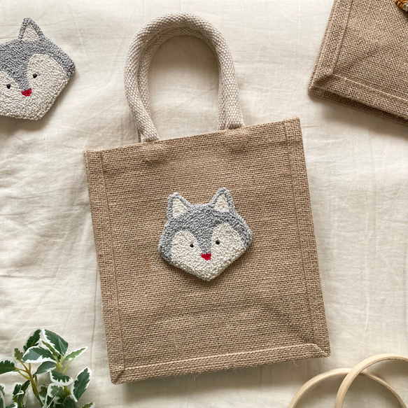 北欧　ジュートバッグ　ランチバッグ　軽量　きつね　オオカミ　動物　アニマル　刺繍　もこもこ　毛糸　ナチュラル　かわいい 8枚目の画像