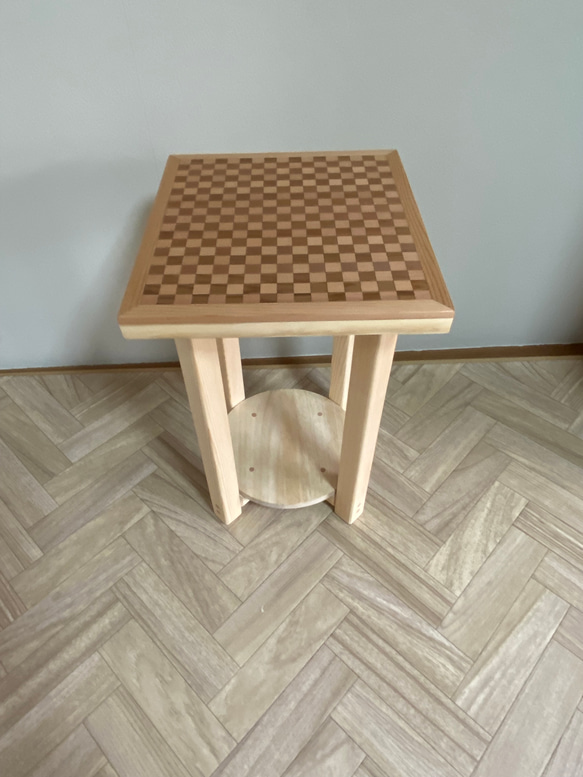 木製スツール/サイドテーブル/飾り台【寄木細工/寄木装飾】 2枚目の画像