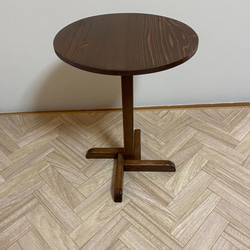 木製サイドテーブル 2枚目の画像