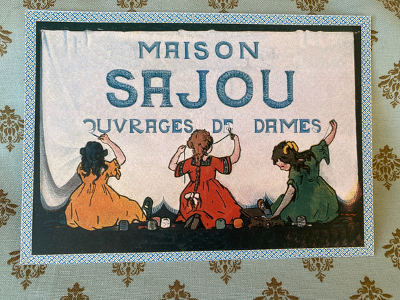 新入荷！フランスより！『Sajou ポストカード』～3人の女の子柄Ⓘ 1枚～ 1枚目の画像