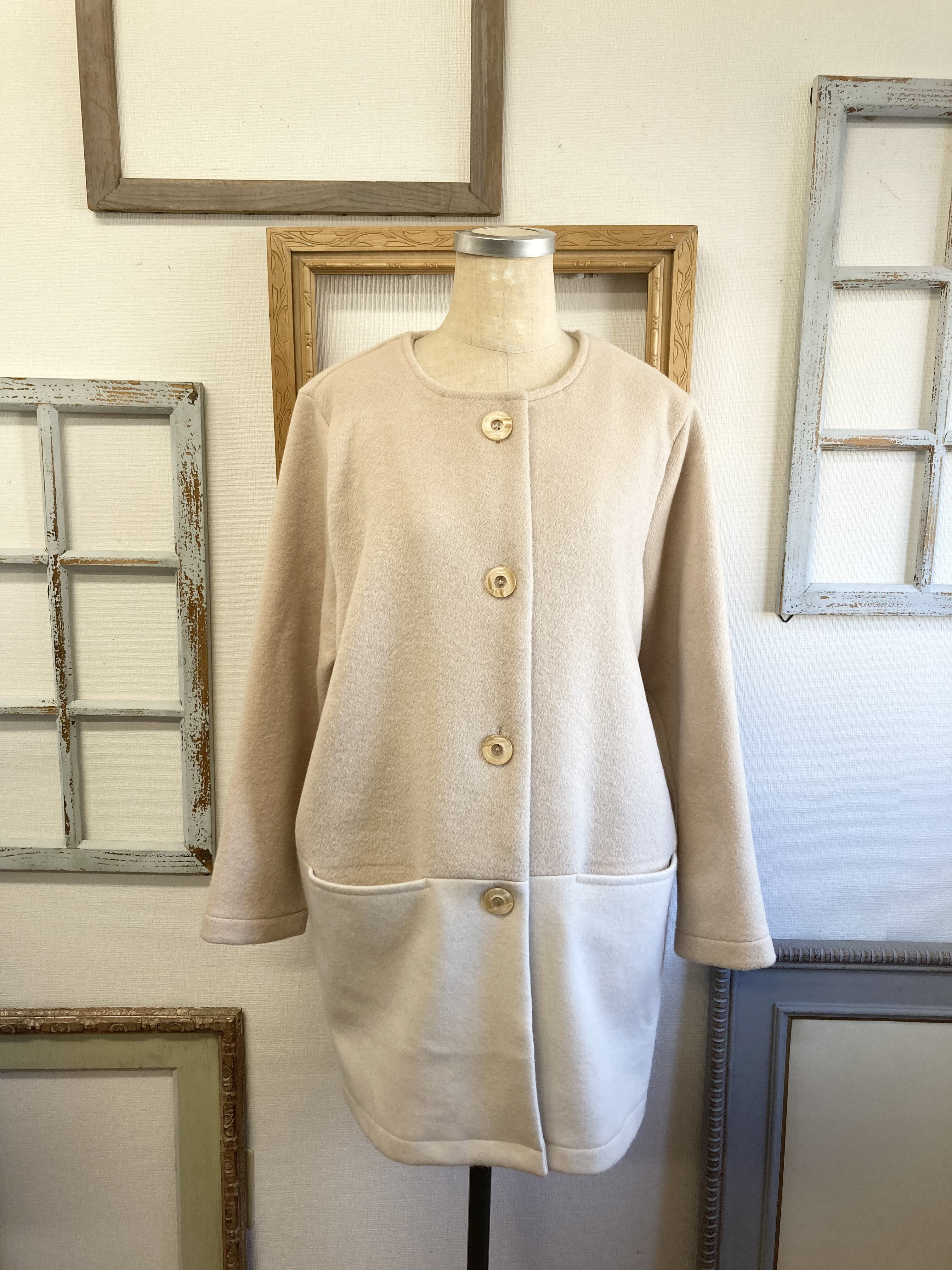 TOLW@yrl:ＨＫさま専用　ノーカラージャケット ベージュ 38 TOLW@yrl:HKさま専用 ノーカラージャケット ベージュ 38
