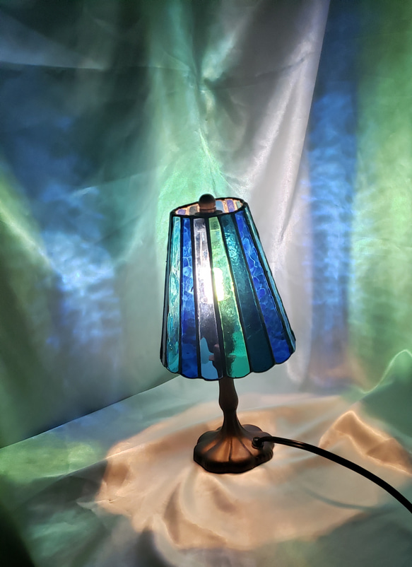 アンティーク ステンドグラスランプ 青と緑のグラデーション 【公式通販】