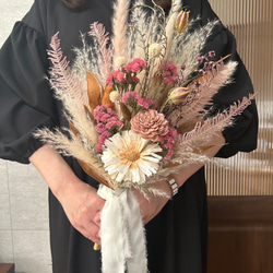 ピンクのふわふわドライフラワースワッグ ドライフラワーブーケ 母の日