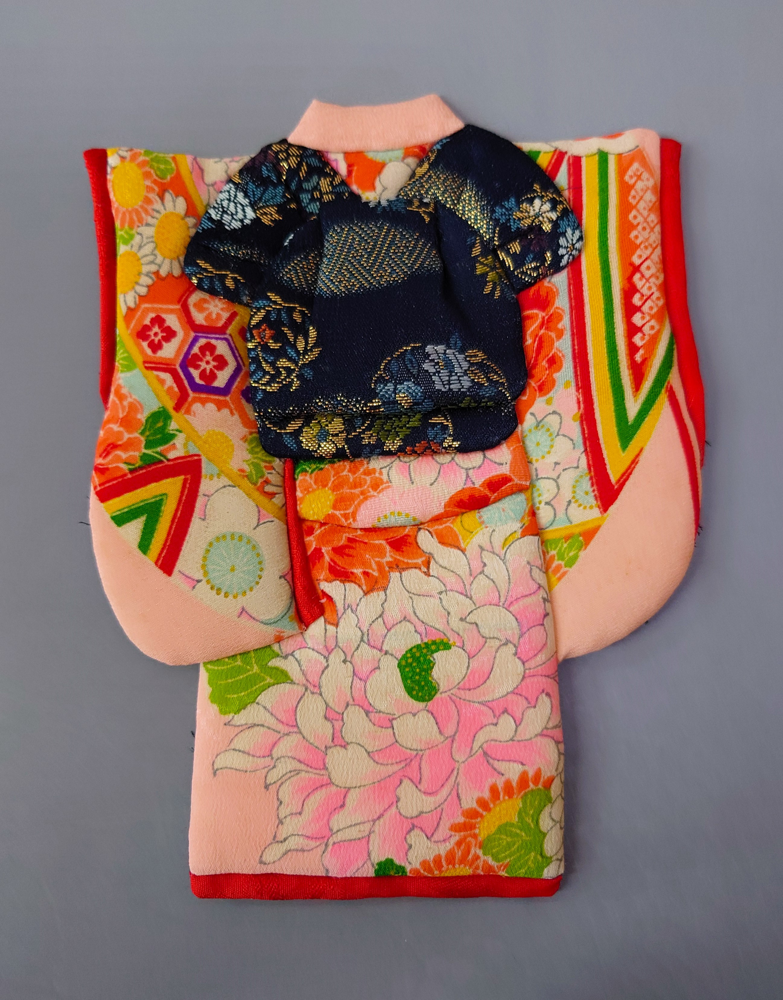 押絵-和紙人形絵画-将棋の着物をきた女性の後ろ姿 特別セール品】 押絵-和紙人形絵画-将棋の着物をきた女性の