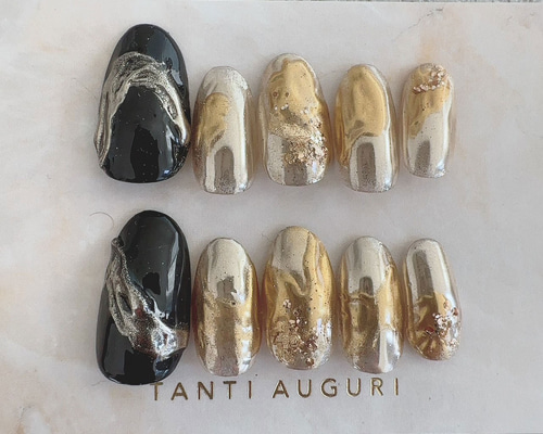 派手 クール 黒 金 ネイルチップ ゴールド ミラー 付け爪 ブラック