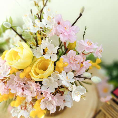 歓びの春〜美しい和モダンアレンジ♡桜とチューリップにミモザを添えて