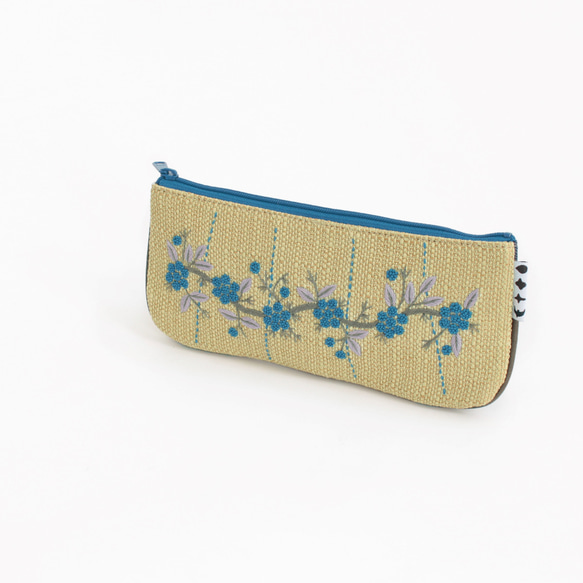 野草莓刺繡/筆袋眼鏡盒パンガンダラン的作品17083221｜Creema 
