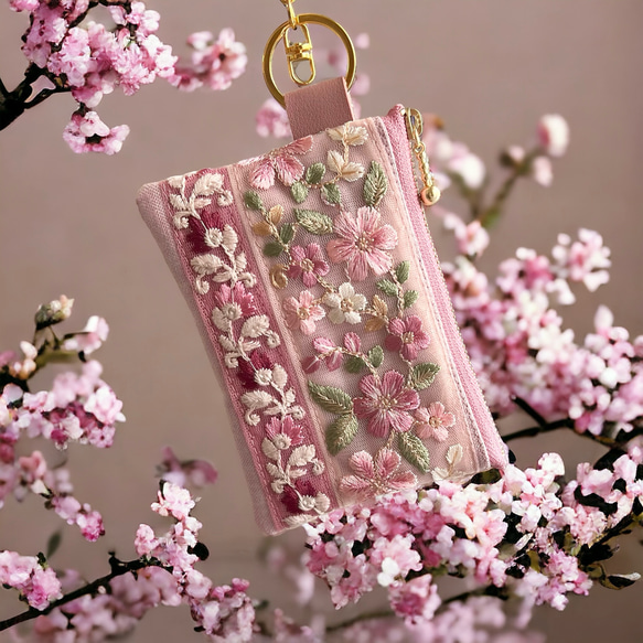 桜/インド刺繍×帆布☆キーホルダー付きフラットポーチ/マルチケース