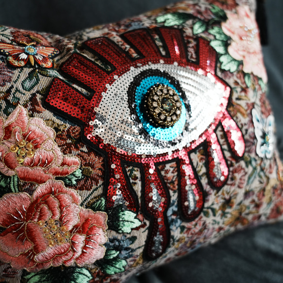 刺繍ビンテージクッション "The Eye" ＃Pink 3枚目の画像