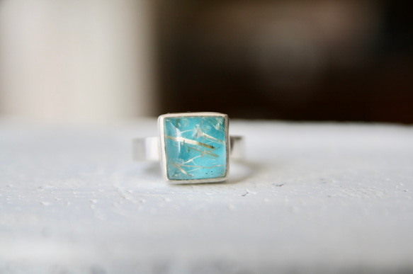 ルチルとトルコ石