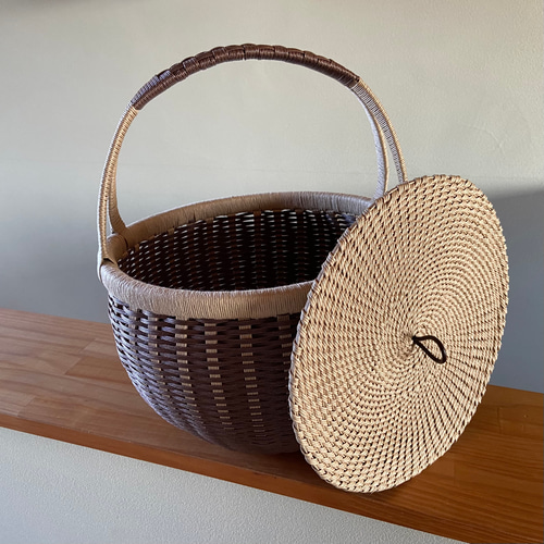 受注制作】コロンとかわいい丸かご(蓋付き) ꕤ(カカオ•ブラウン