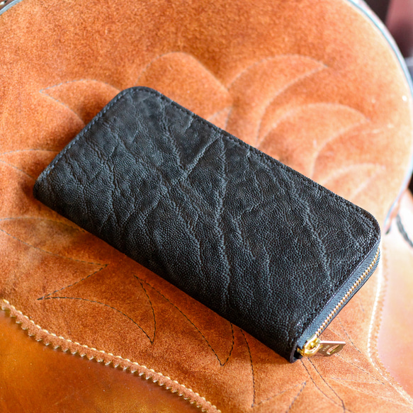 象革を使ったラウンドファスナー長財布 