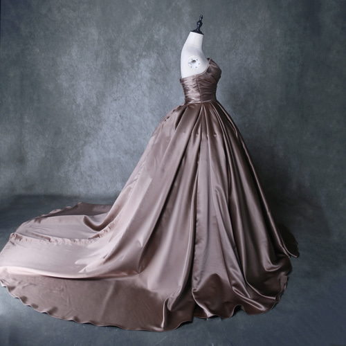 カラードレス ブラウン ベアトップ 光沢サテン Aライン スリット