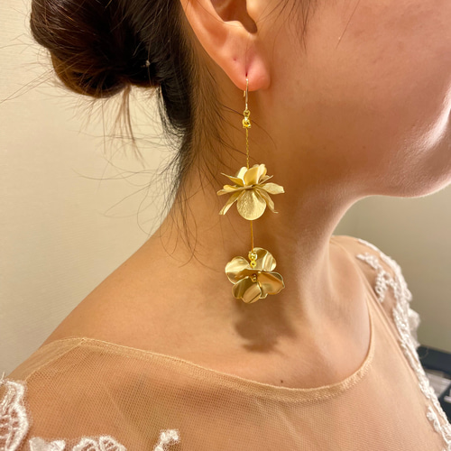 結婚式 マットゴールド 花びら フラワー ゆらゆら ウエディング 花嫁