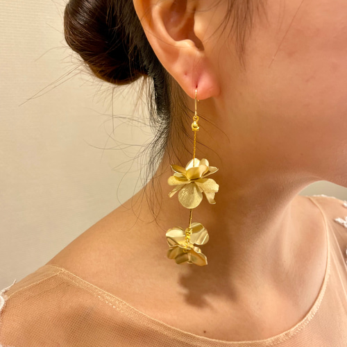 結婚式 マットゴールド 花びら フラワー ゆらゆら ウエディング 花嫁